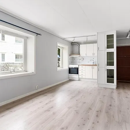 Close To Centre Apartment *